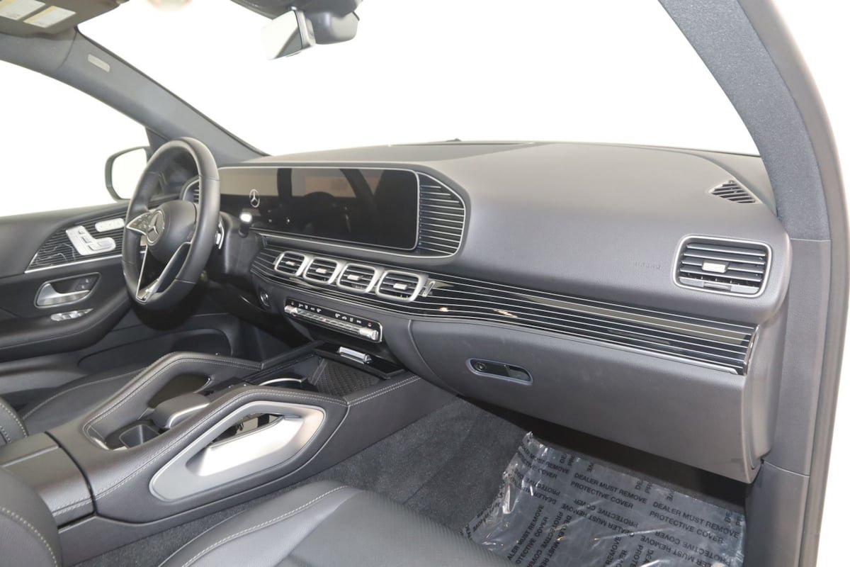 Used 2025 Mercedes-Benz GLE 450 4MATIC image 45