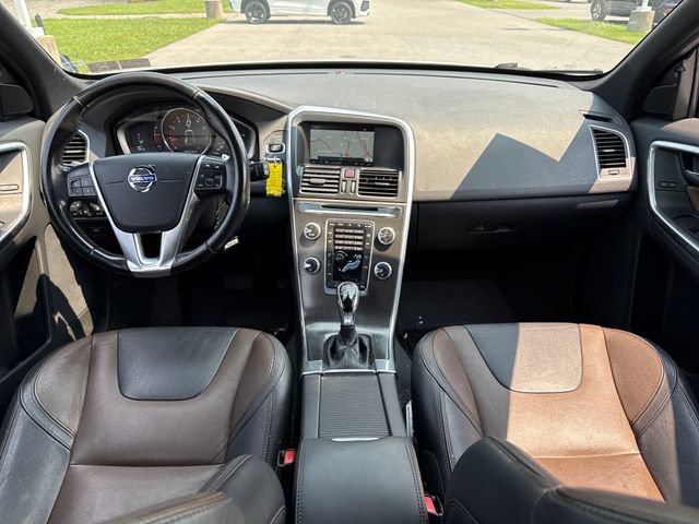 Used 2015 Volvo XC60 T6 w/ Proximity Package AWD/4WD image 18