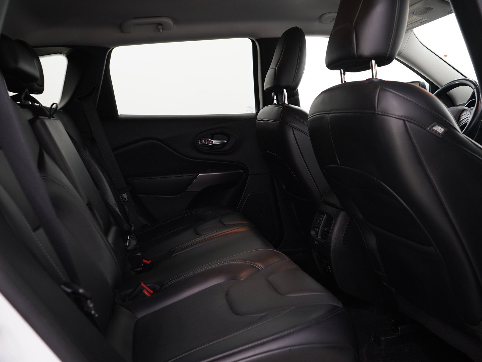 Used 2020 Jeep Cherokee Limited AWD/4WD image 12