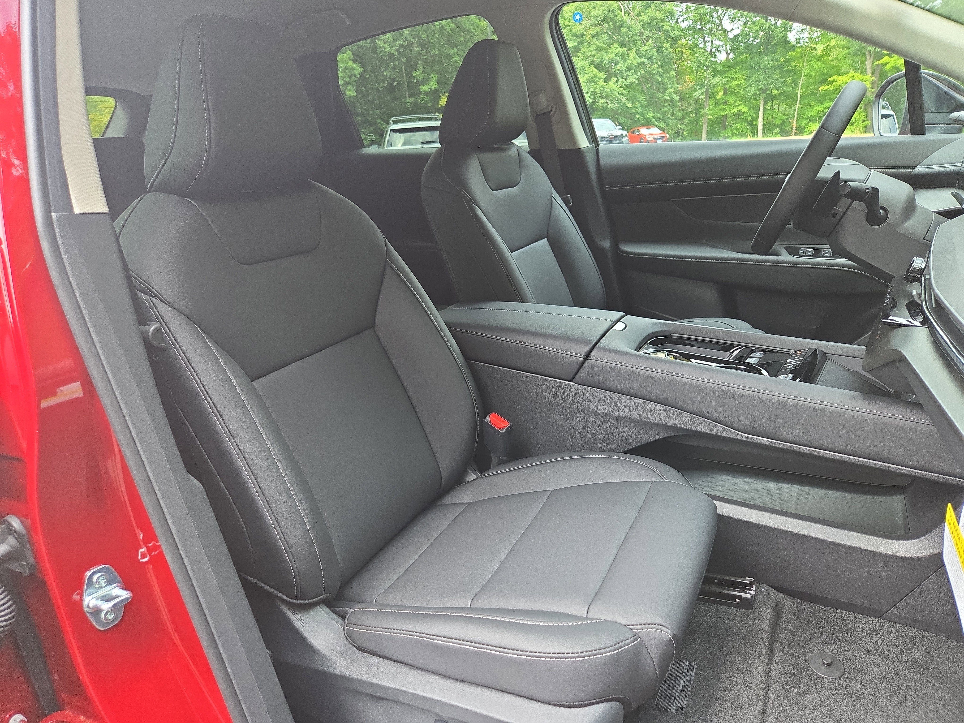 New 2025 Nissan Murano SV image 14