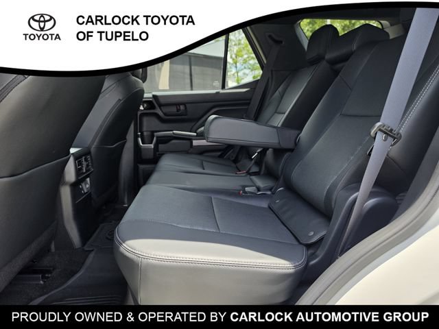 Used 2025 Toyota 4Runner TRD Off-Road Premium AWD/4WD image 22