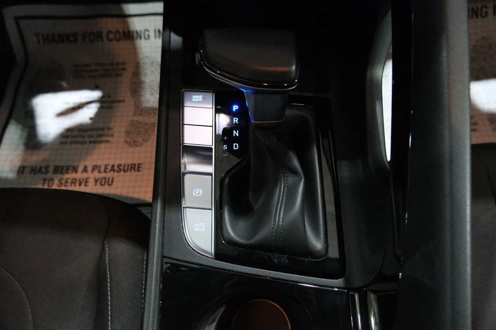Used 2025 Hyundai Elantra SEL FWD image 28