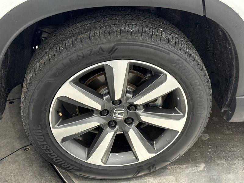 Used 2025 Honda Pilot Elite image 60