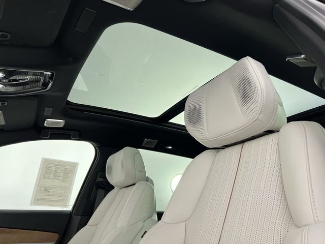 Used 2026 Cadillac Vistiq Sport image 19