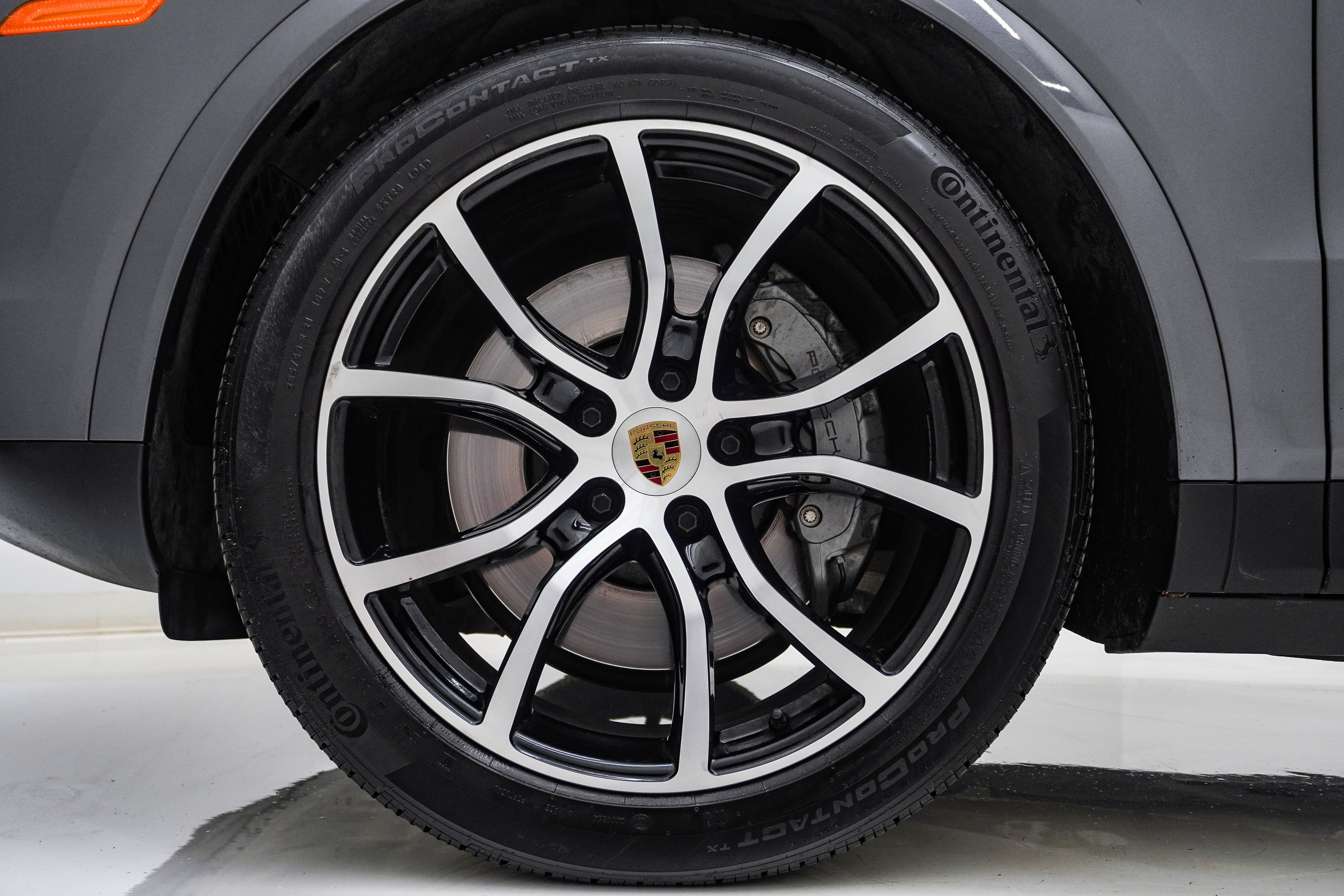 Certified 2023 Porsche Cayenne S AWD/4WD image 13