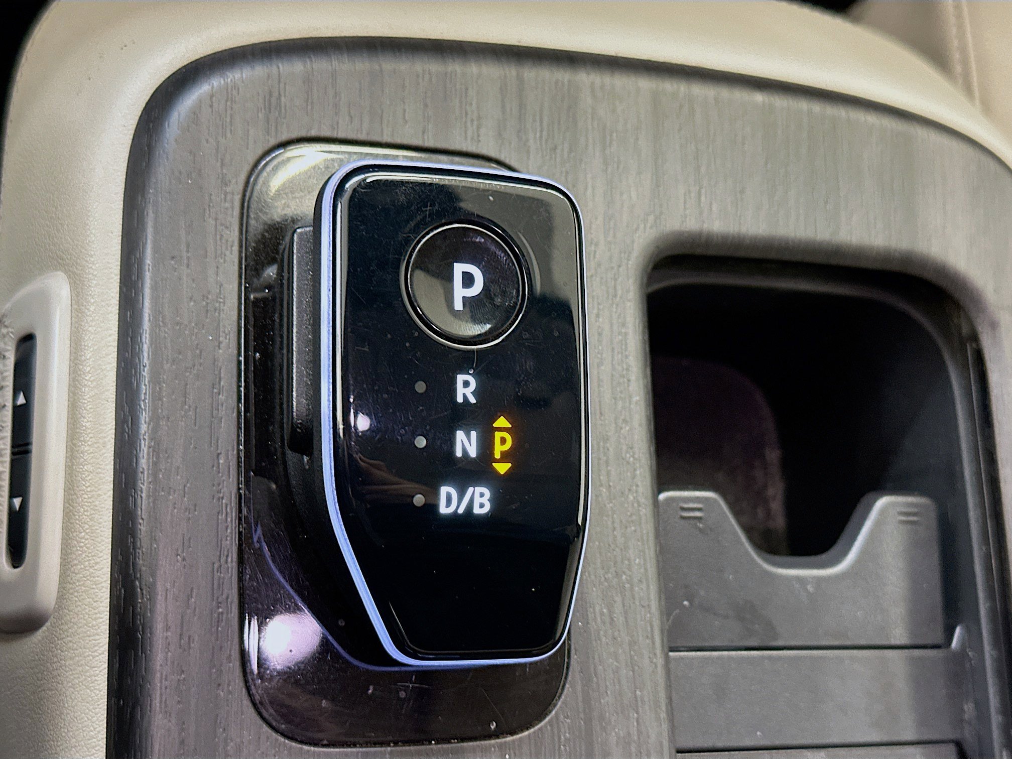 Used 2023 Nissan Ariya AWD image 25