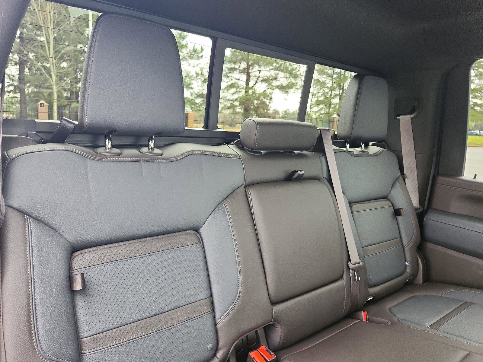 Used 2023 GMC Sierra 2500 Denali w/ Denali Ultimate Package image 11