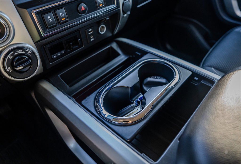 Used 2018 Nissan Titan PRO-4X image 21