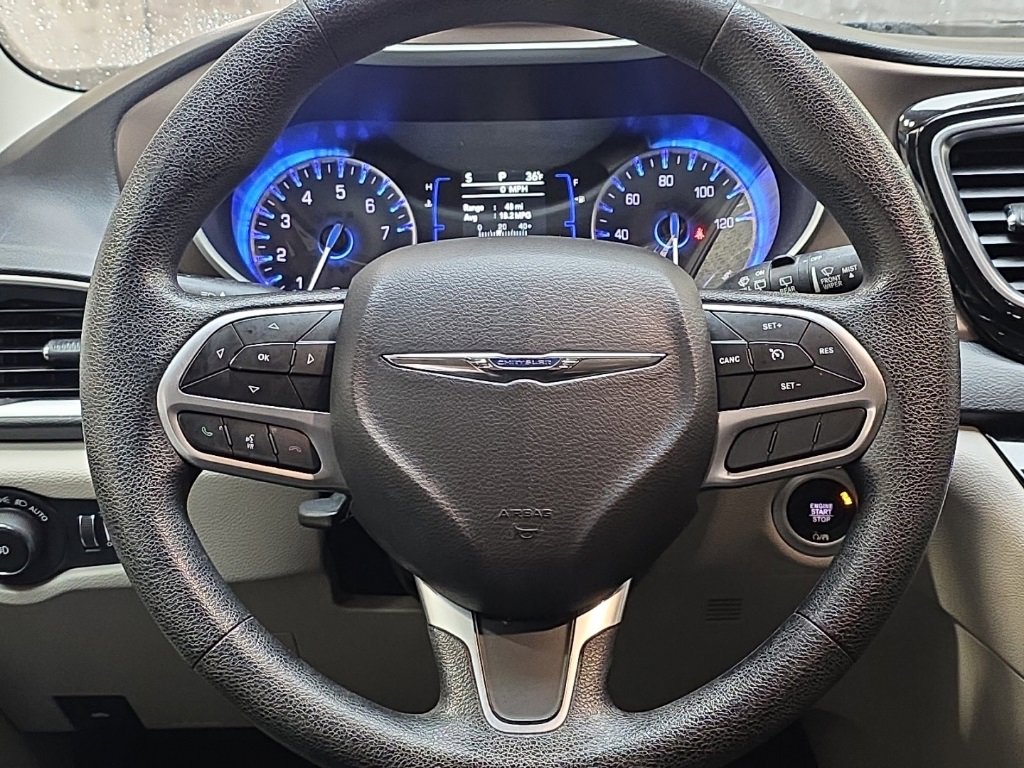 Used 2019 Chrysler Pacifica Touring Plus w/ Tire & Wheel Group image 16