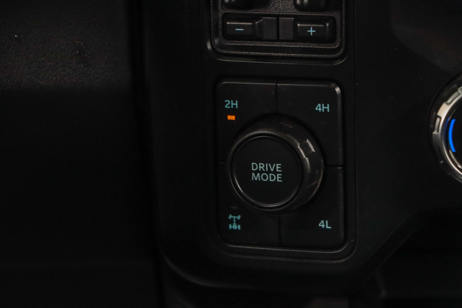 Used 2023 Ford F250 Lariat w/ Sport Appearance Package AWD/4WD image 22