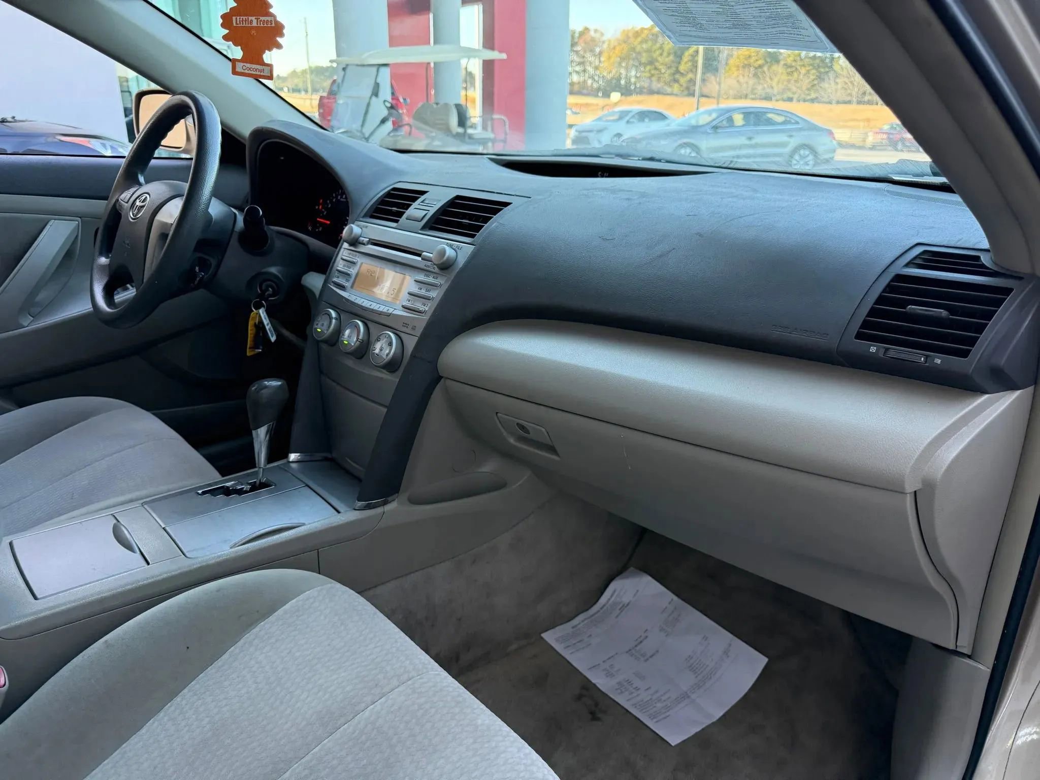 Used 2010 Toyota Camry image 19