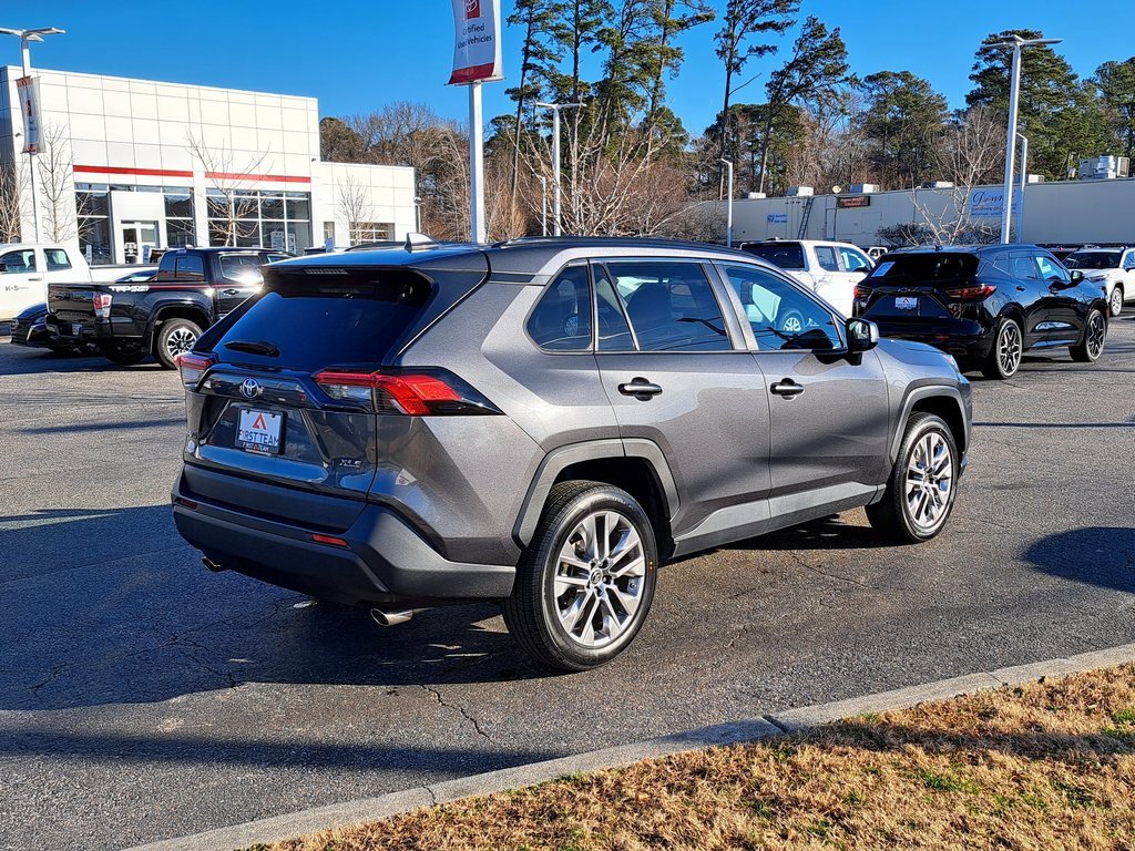 Used 2022 Toyota RAV4 XLE Premium image 7