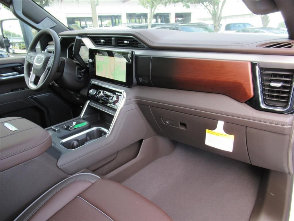 New 2026 GMC Sierra 2500 Denali w/ Denali Reserve Package image 11