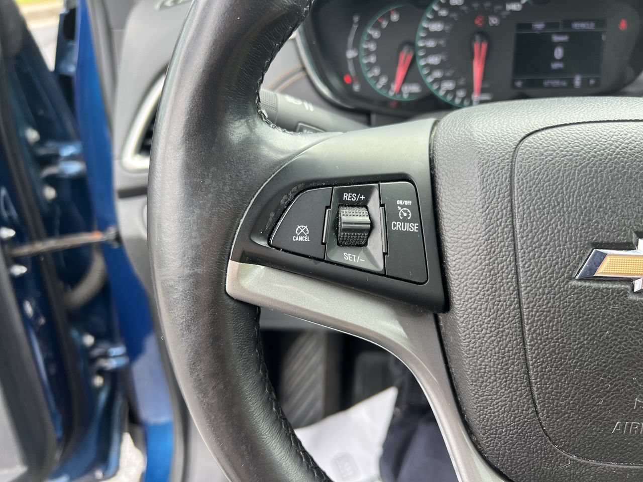Used 2019 Chevrolet Trax LT w/ LT Convenience Package FWD image 19