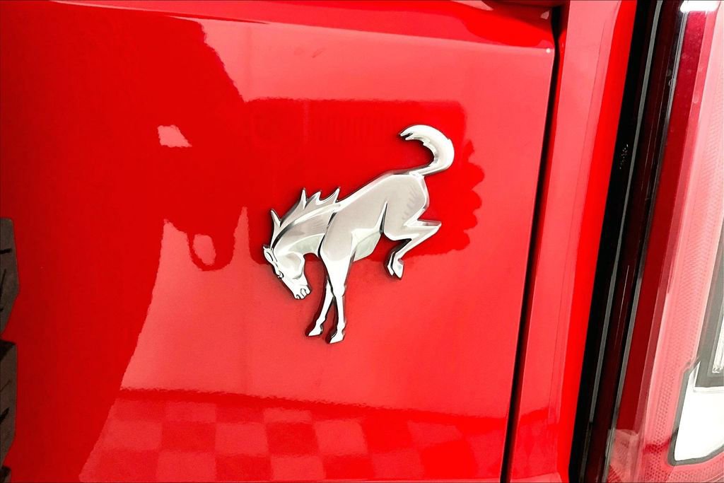 Used 2023 Ford Bronco Badlands image 14