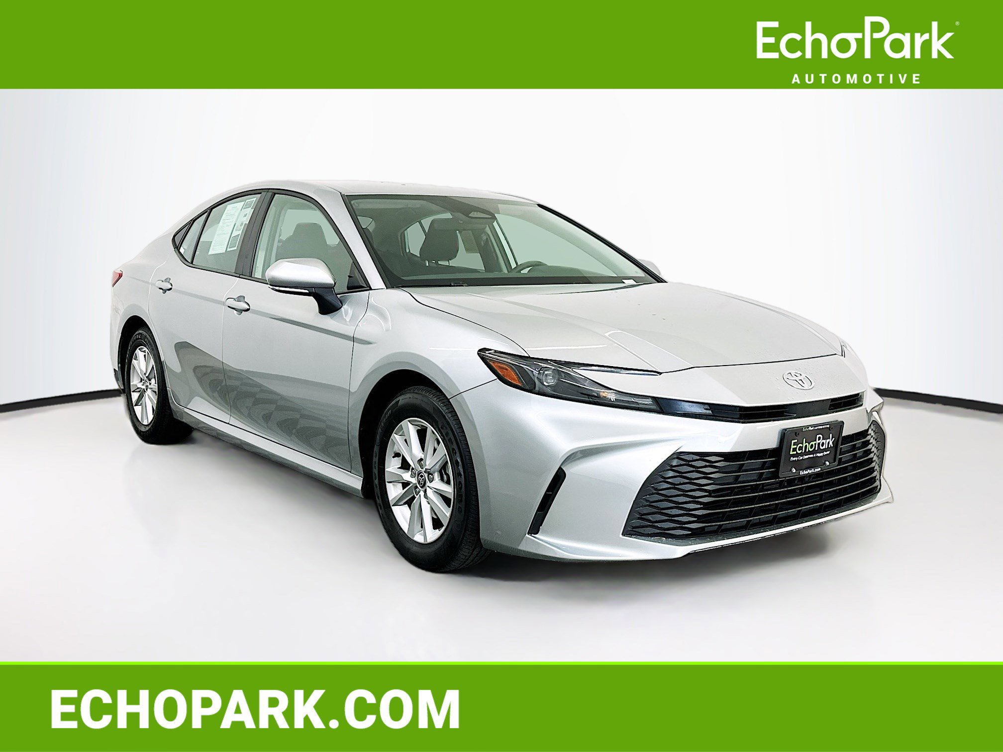 Used 2025 Toyota Camry LE image 1