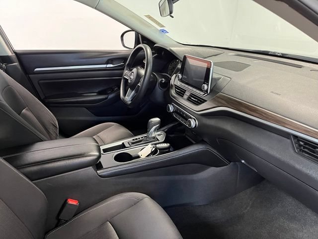 Used 2023 Nissan Altima 2.5 SV FWD image 11