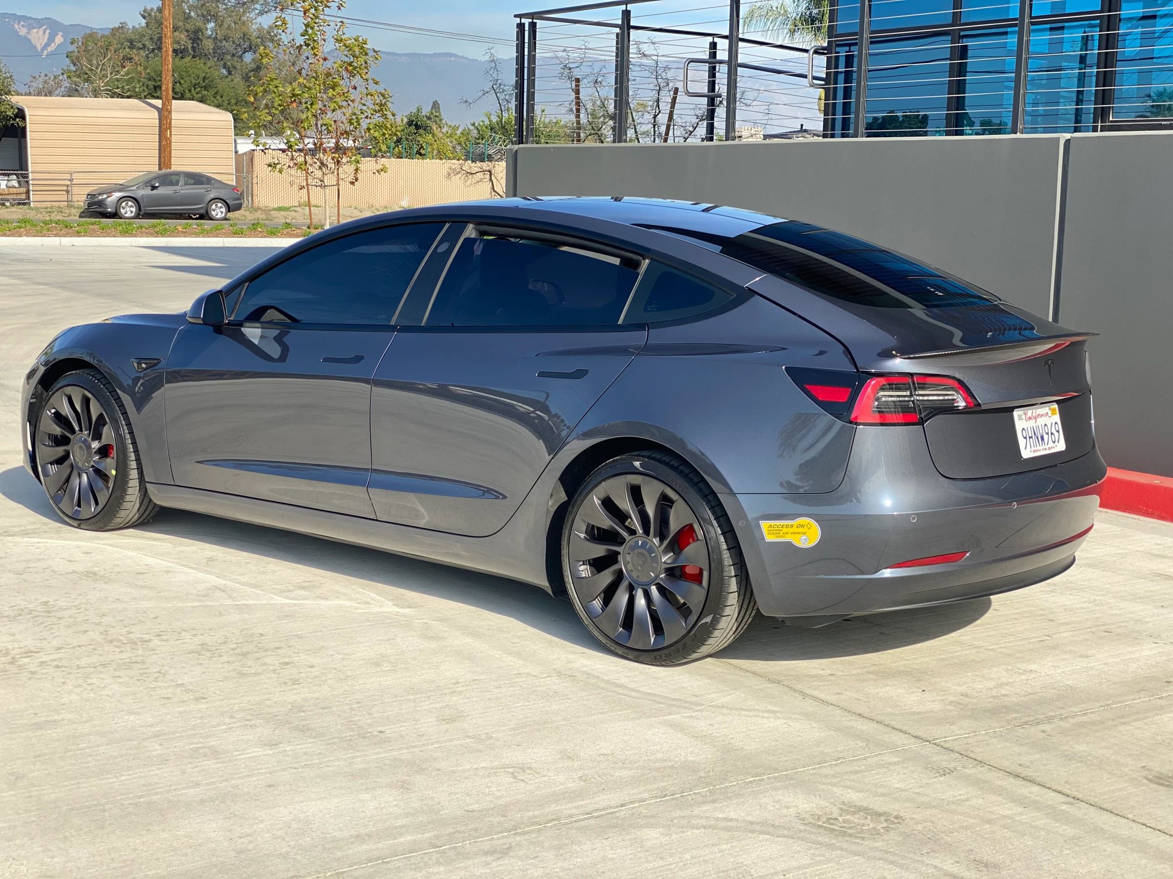 Used 2022 Tesla Model 3 Performance image 2