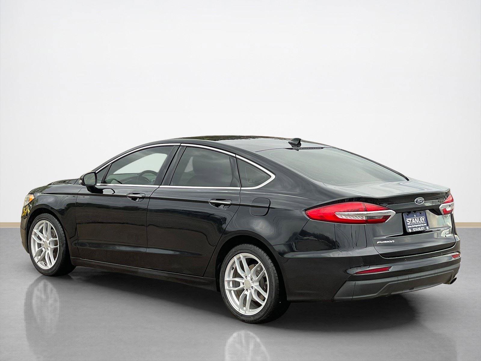 Used 2019 Ford Fusion SEL FWD image 5