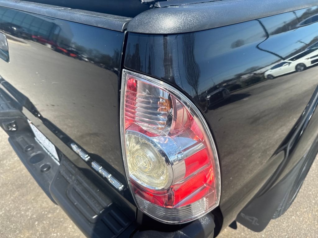 Used 2015 Toyota Tacoma 4x4 Double Cab w/ SR5 Package image 43