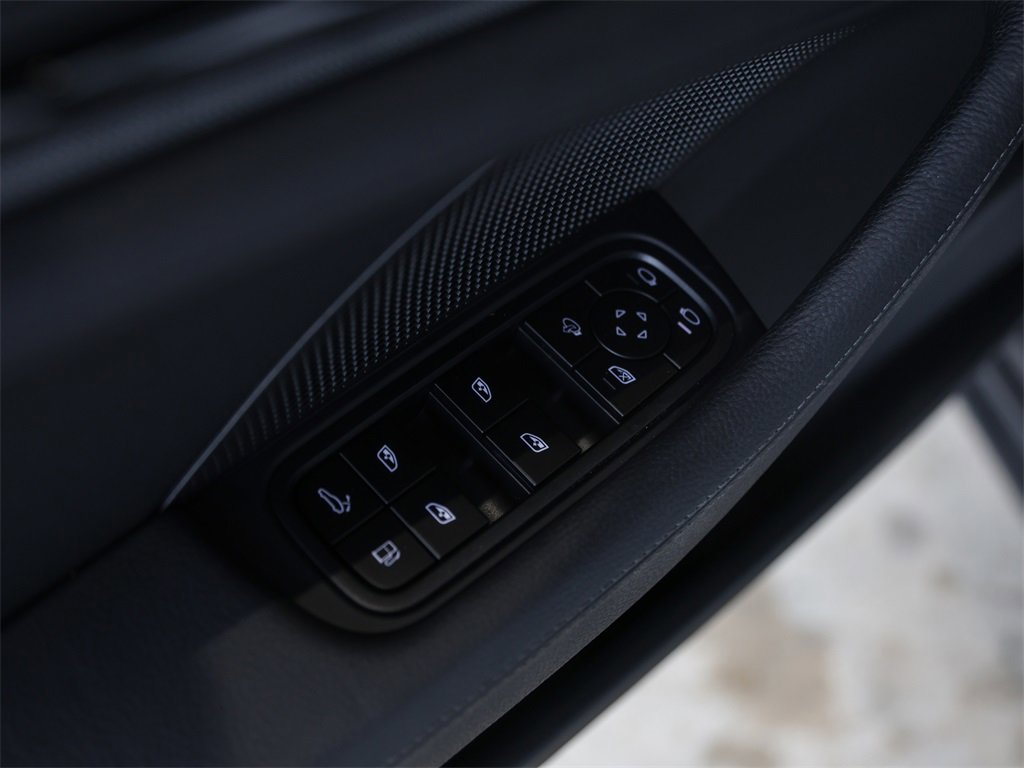 Certified 2025 Porsche Panamera 4 image 28