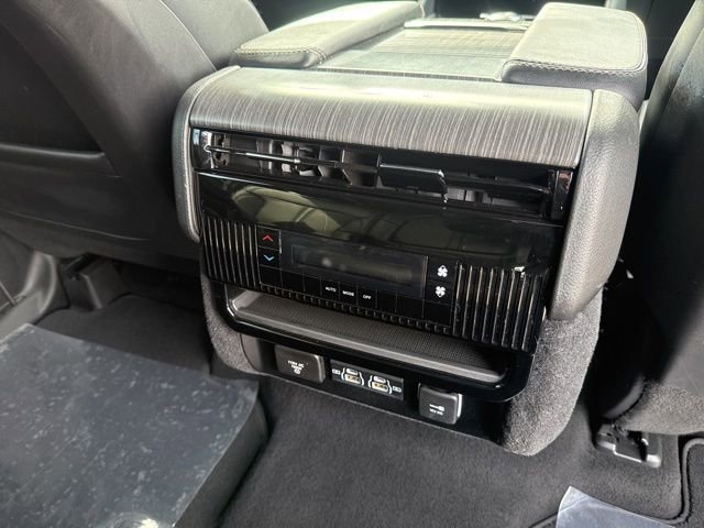 Used 2024 Jeep Wagoneer L Series II w/ Flexible Seating Group image 54