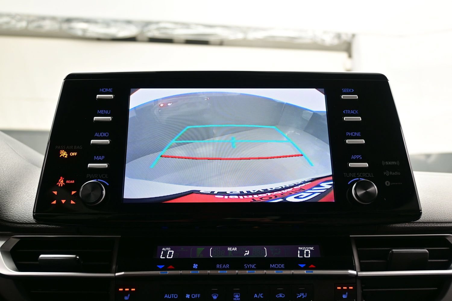 Used 2024 Toyota Sienna XLE AWD/4WD image 21
