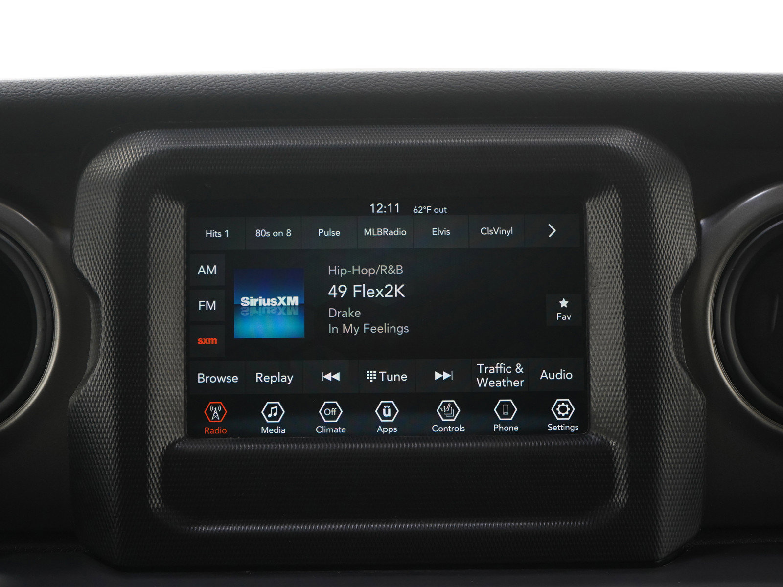 Used 2023 Jeep Wrangler Unlimited w/ Cold Weather Group image 16