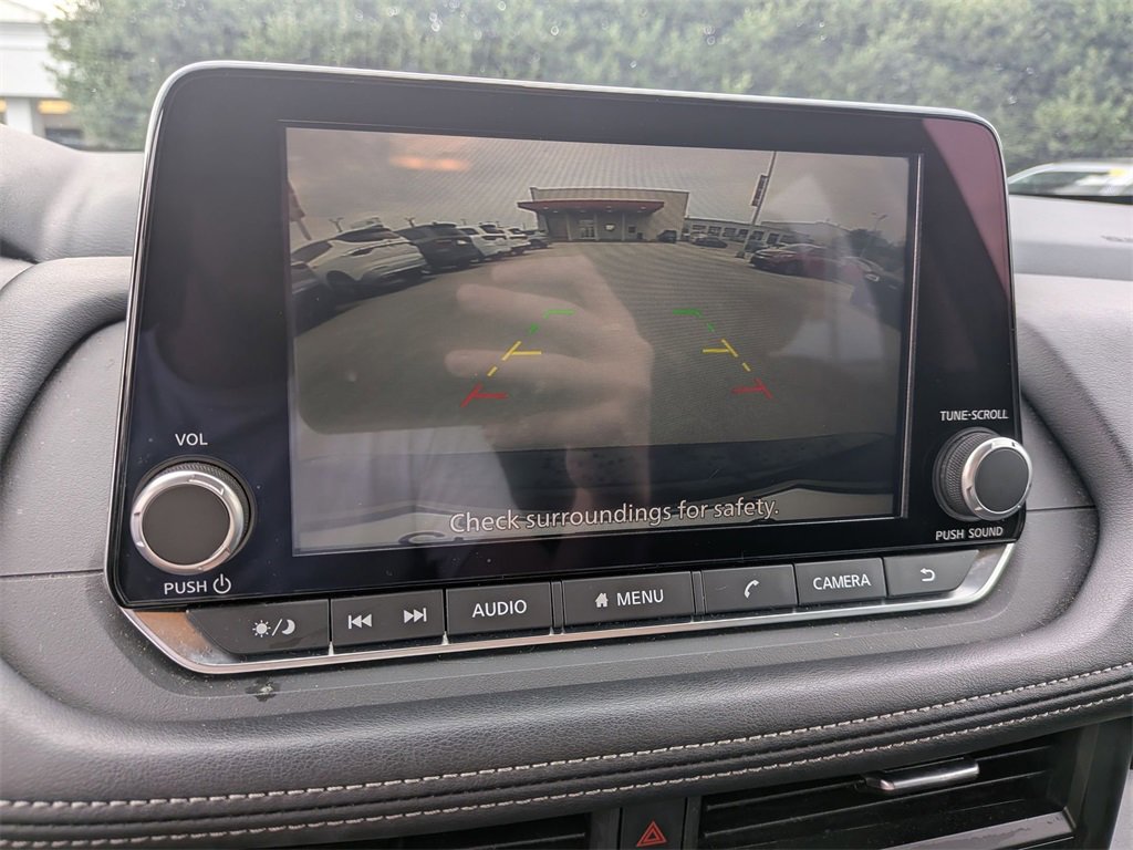Used 2024 Nissan Rogue SV image 19