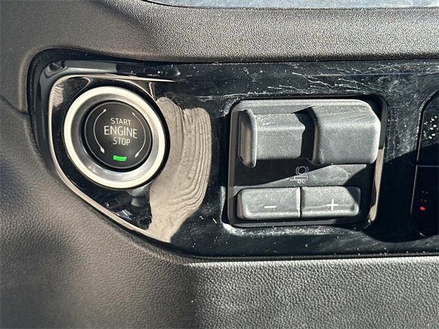 Used 2025 GMC Sierra 1500 SLT image 15