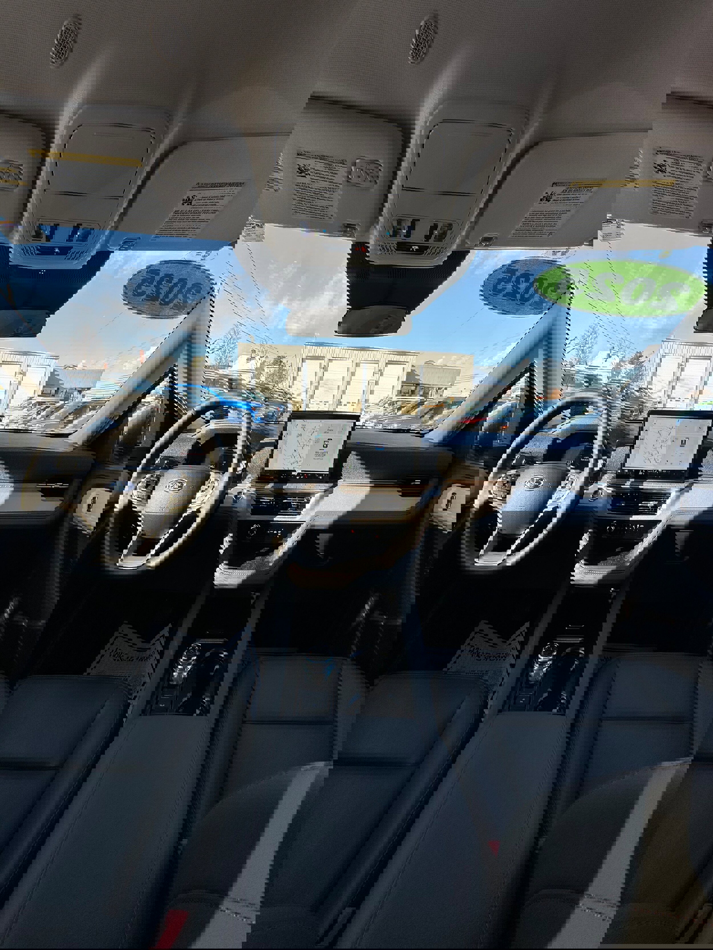 Used 2025 Ford Explorer Active w/ Active Comfort Package image 21