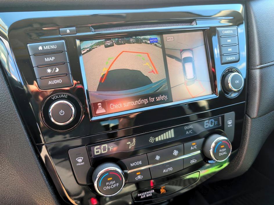 Used 2018 Nissan Rogue SV w/ Sun & Sound Touring Package AWD/4WD image 23