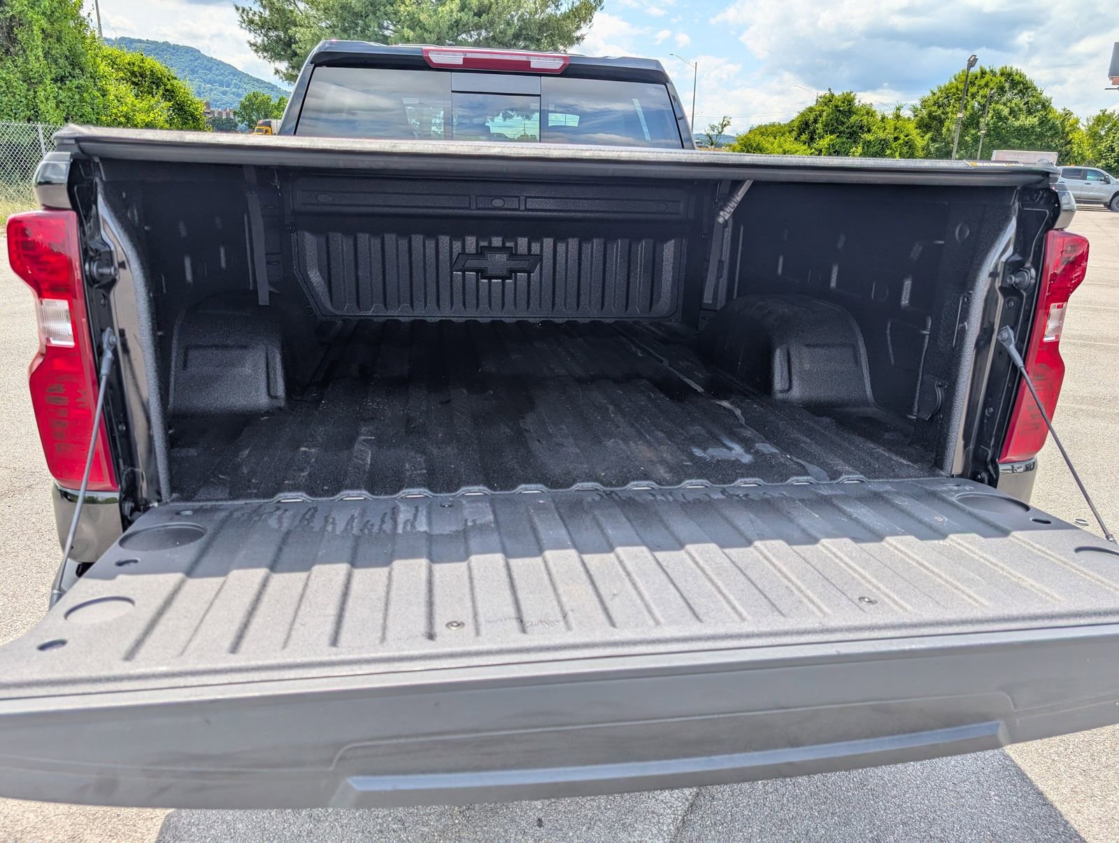 Used 2025 Chevrolet Silverado 1500 LT w/ Protection Package AWD/4WD image 17