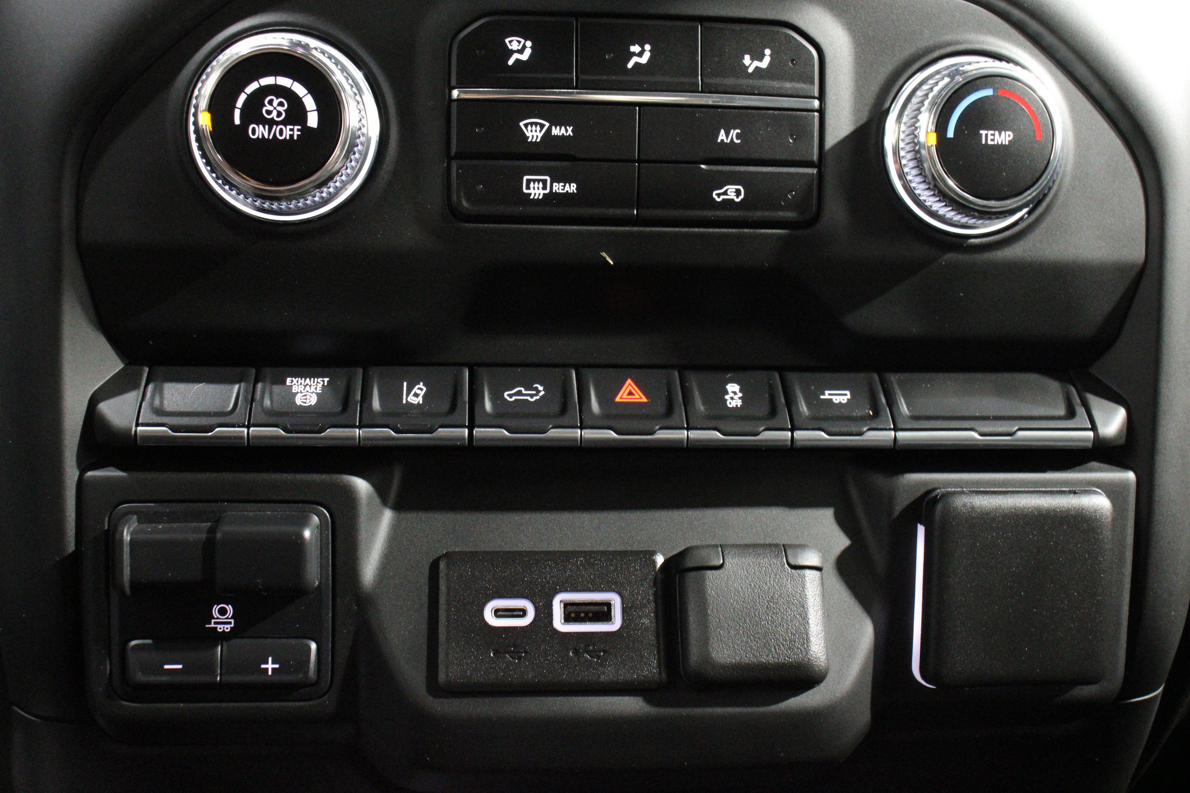 Used 2024 GMC Sierra 2500 Pro w/ Convenience Package RWD image 18