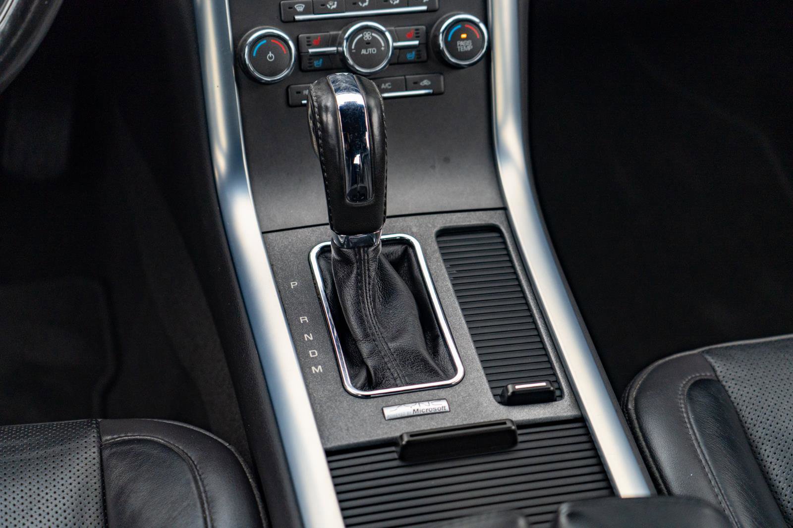 Used 2010 Lincoln MKS image 23