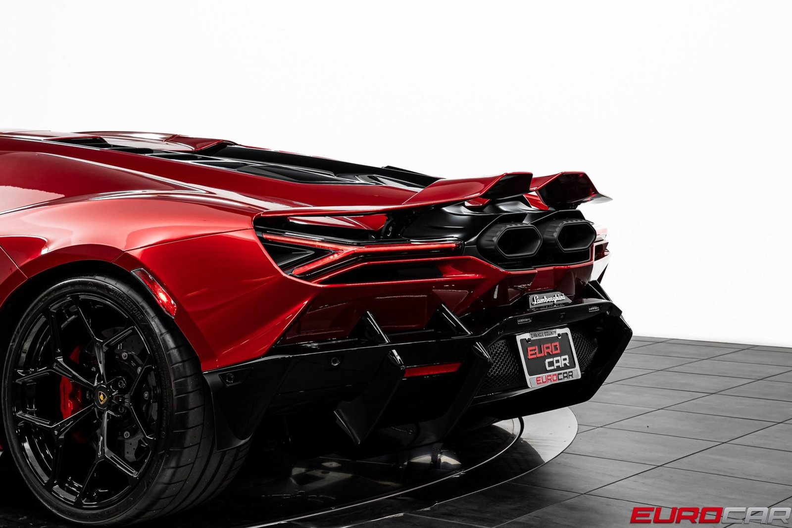 Used 2025 Lamborghini Revuelto image 20