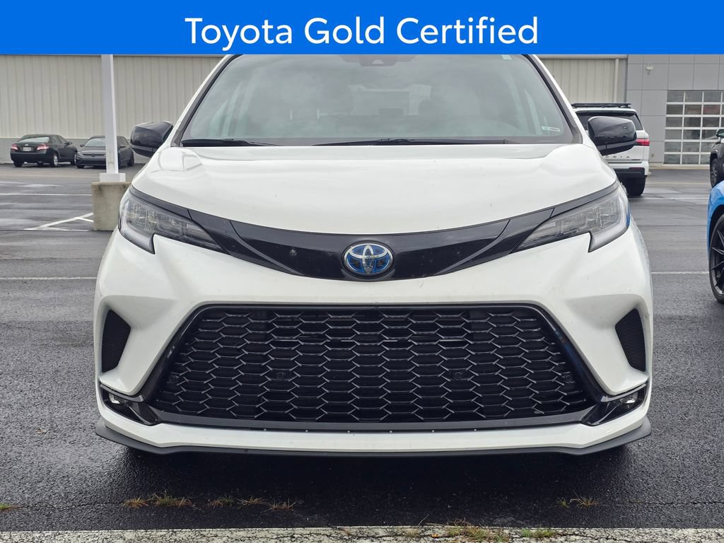 Certified 2025 Toyota Sienna XSE AWD/4WD image 2