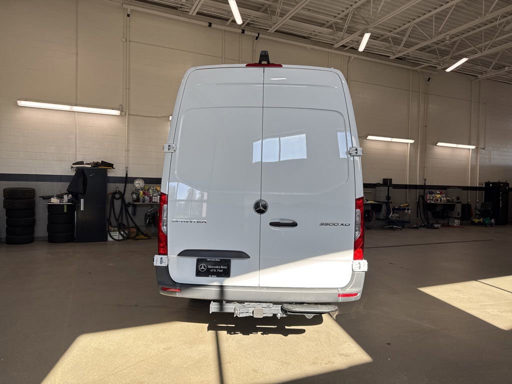 Used 2025 Mercedes-Benz Sprinter 3500 image 4