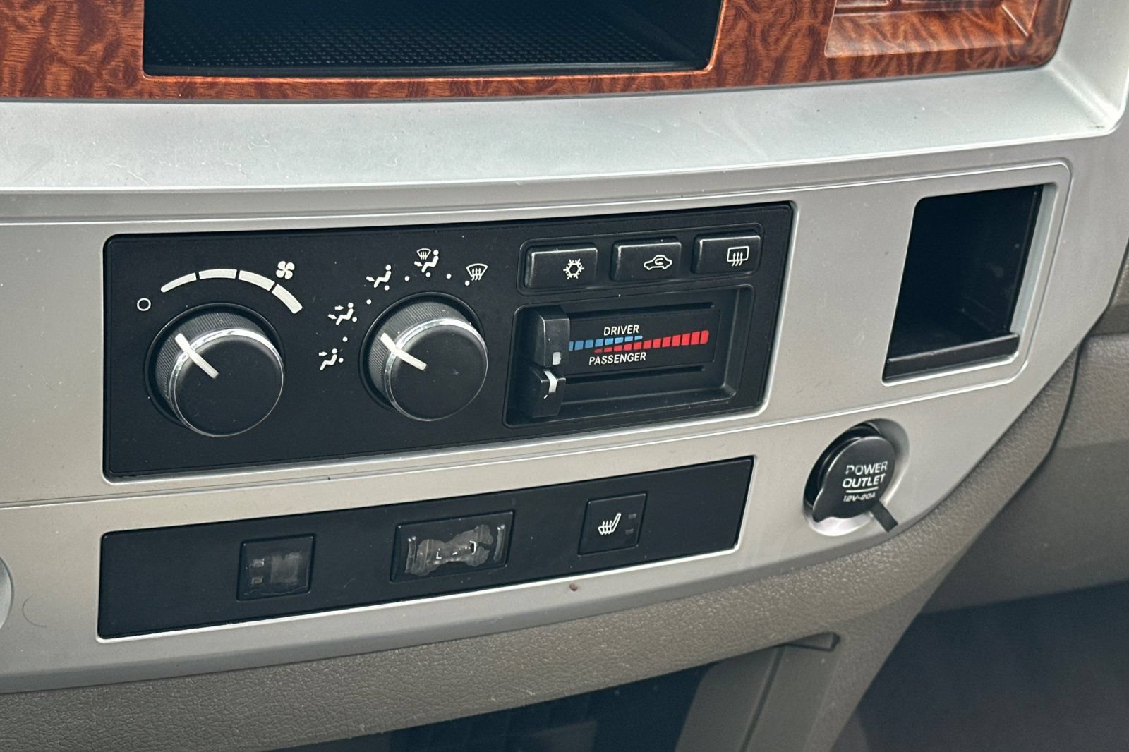 Used 2007 Dodge Ram 2500 Truck Laramie AWD/4WD image 18