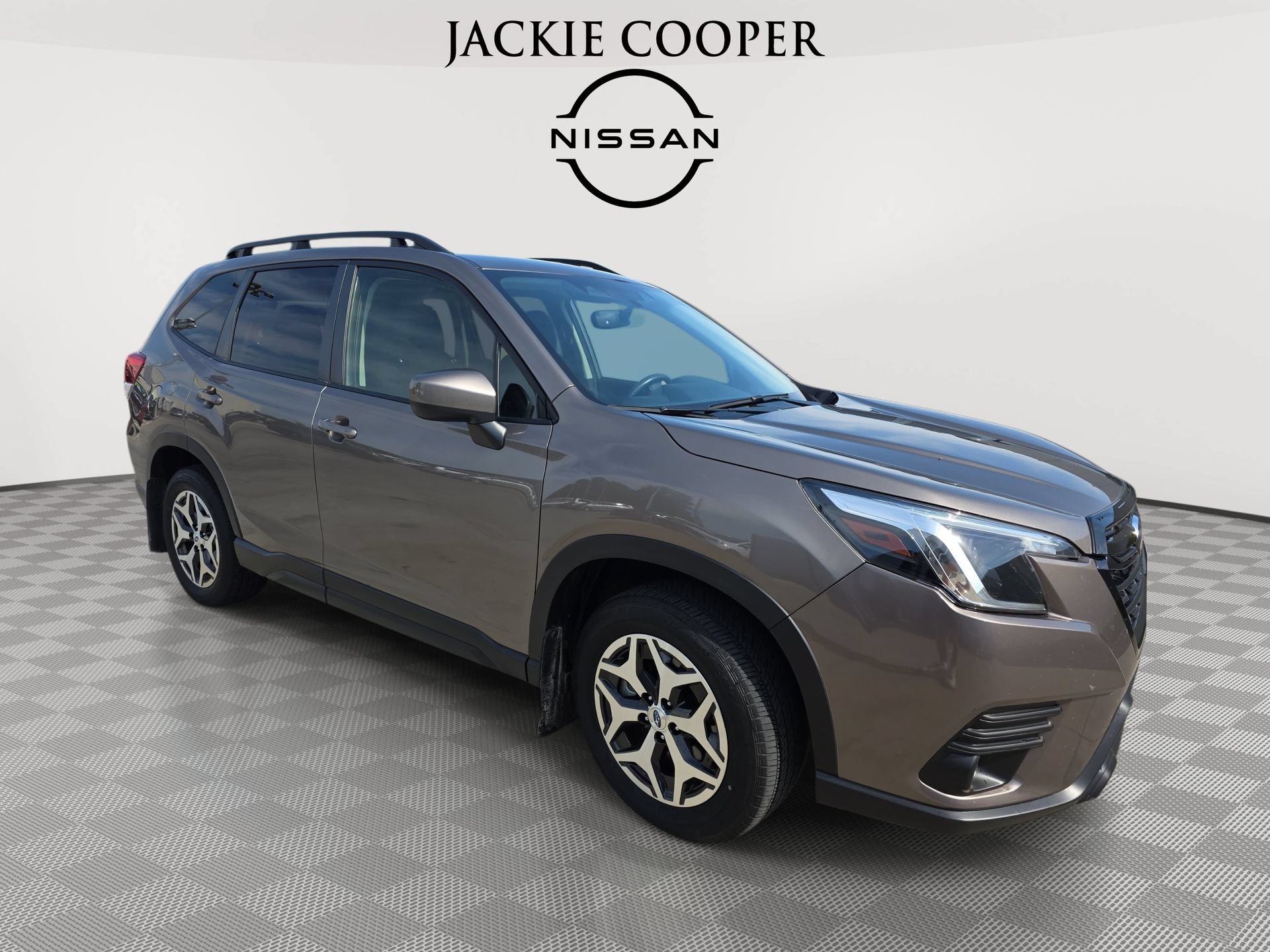 Used 2024 Subaru Forester Premium AWD/4WD image 3