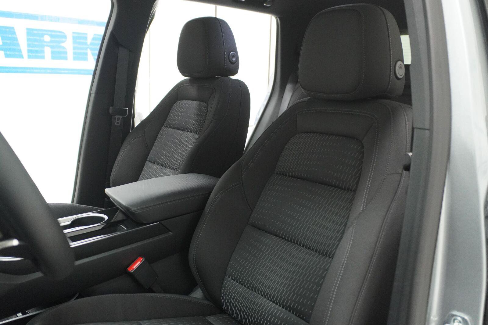New 2027 Chevrolet Equinox LT FWD image 6