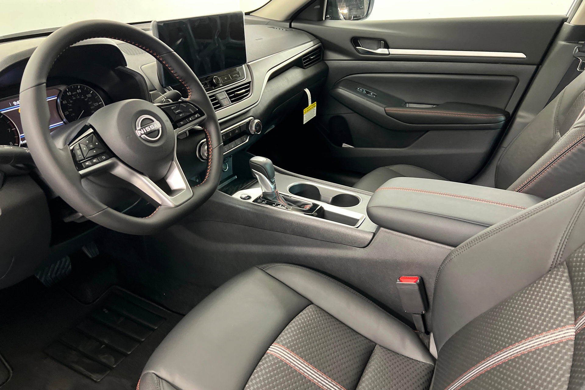 New 2026 Nissan Altima 2.5 SR FWD image 15