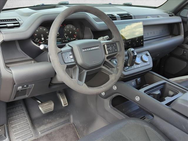 Used 2024 Land Rover Defender 90 V8 image 9