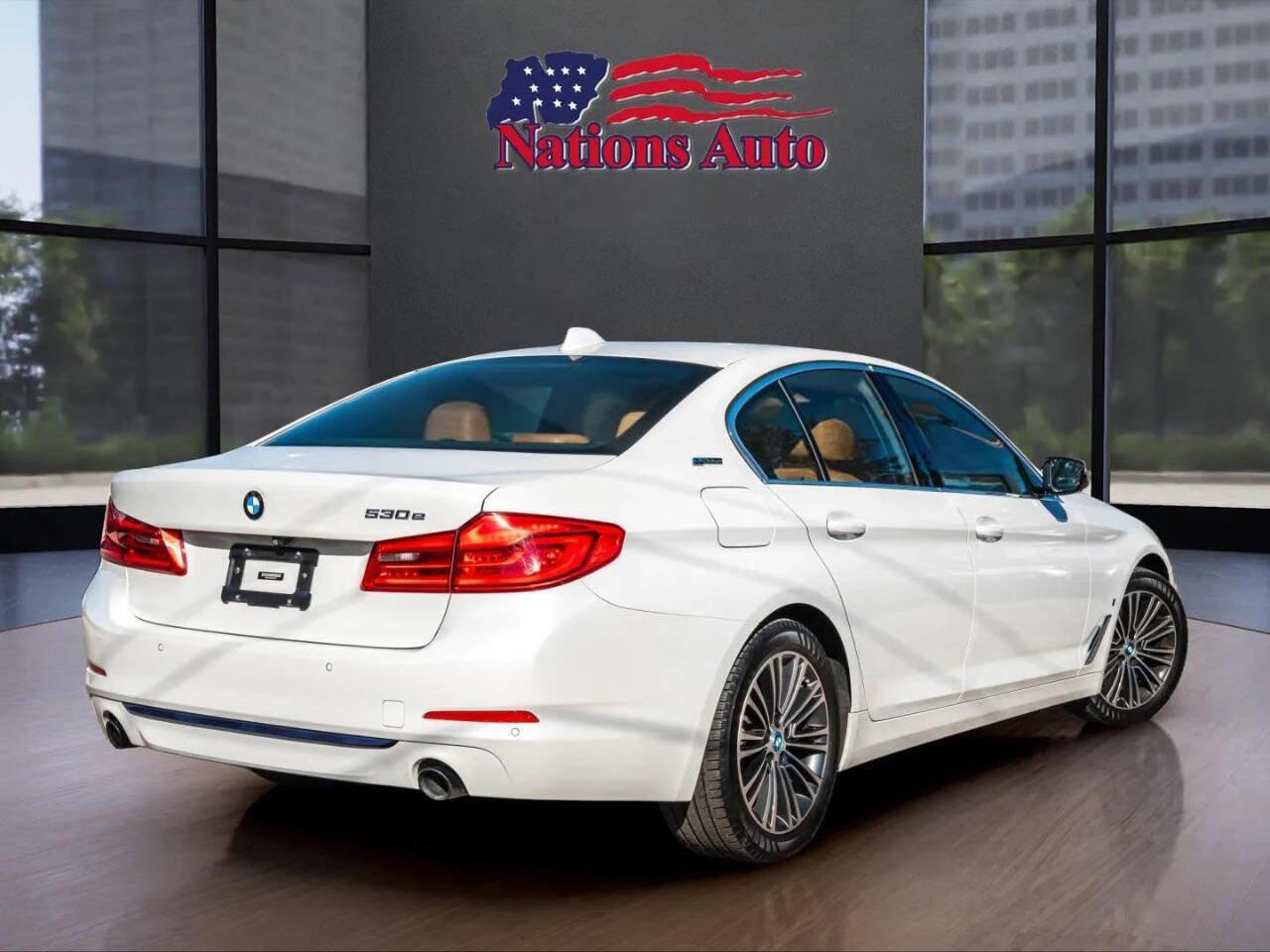 Used 2019 BMW 530e xDrive w/ Convenience Package image 7