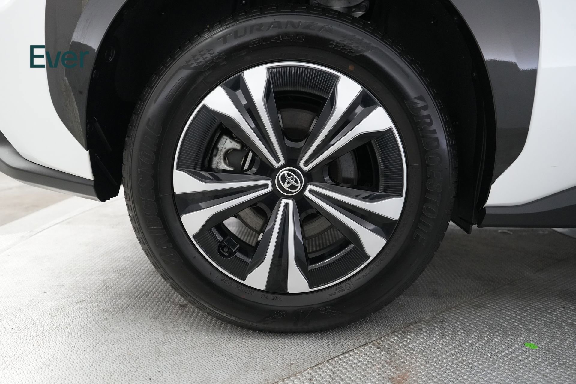 Used 2025 Toyota bZ4X AWD w/ Weather Package image 22