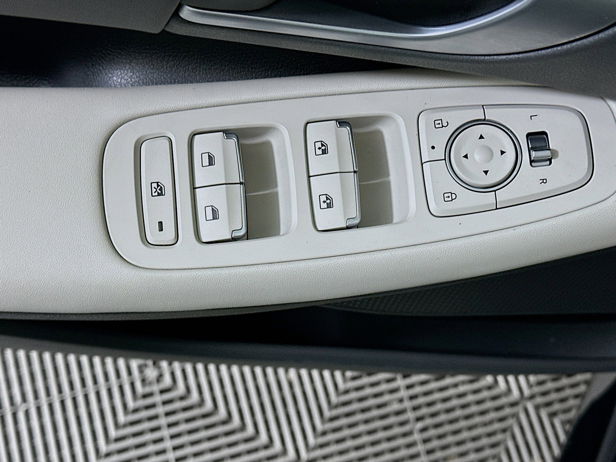 Used 2025 Hyundai Sonata SEL FWD image 15