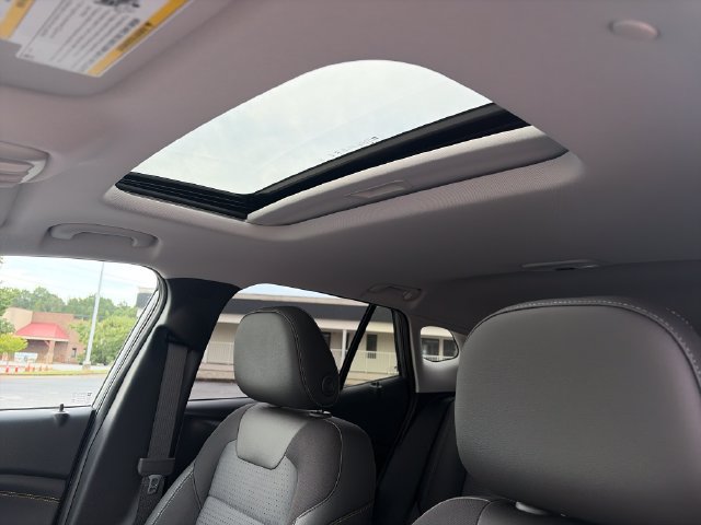 New 2026 Chevrolet Trax LT w/ Sunroof Package FWD image 26