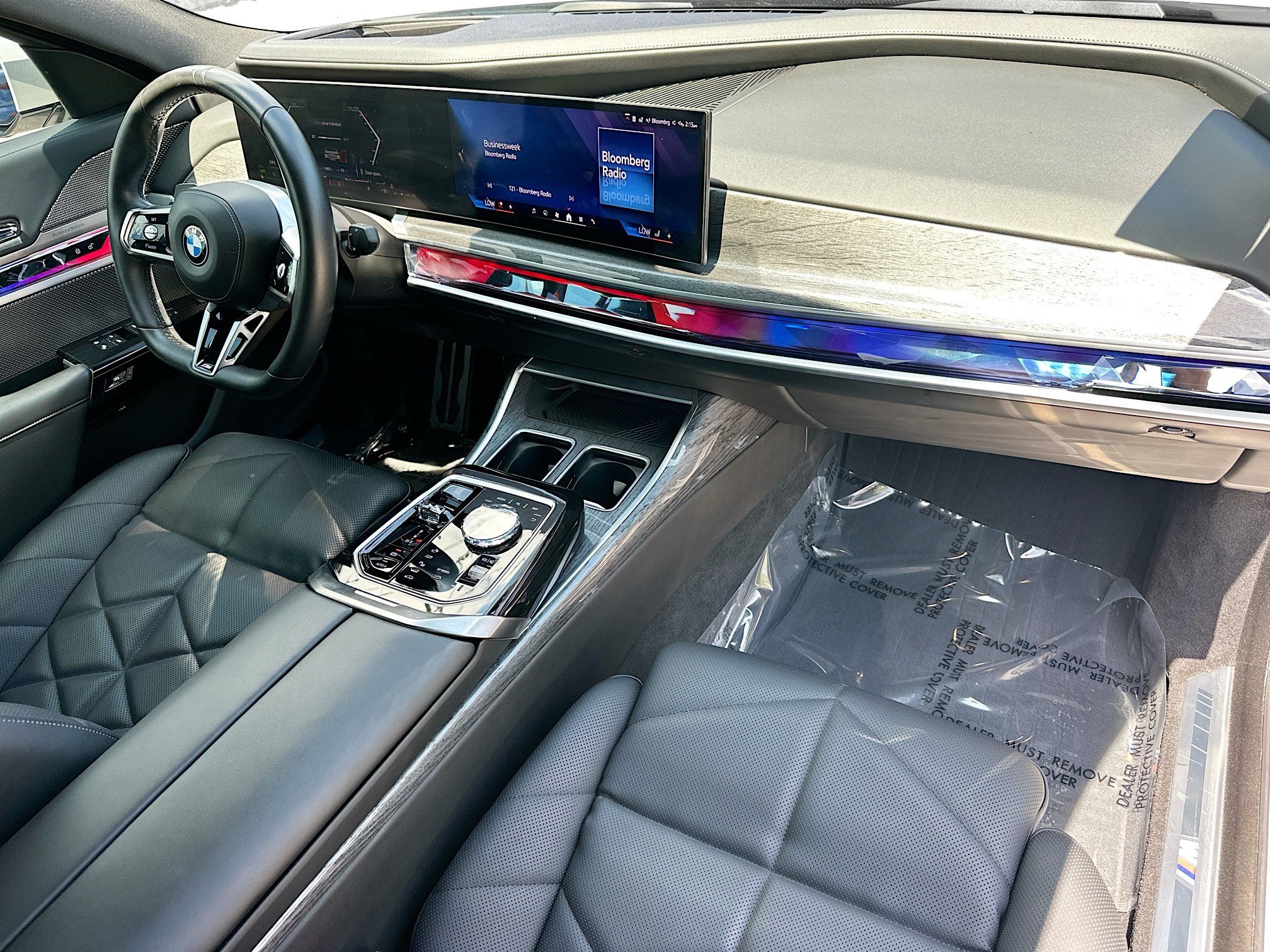 Used 2023 BMW 740i w/ Parking Assistance Package RWD image 28