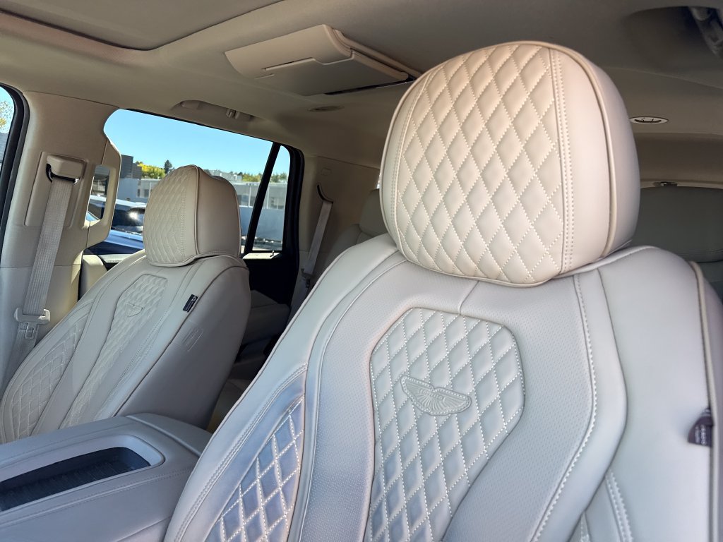 Used 2019 Cadillac Escalade Luxury RWD image 13