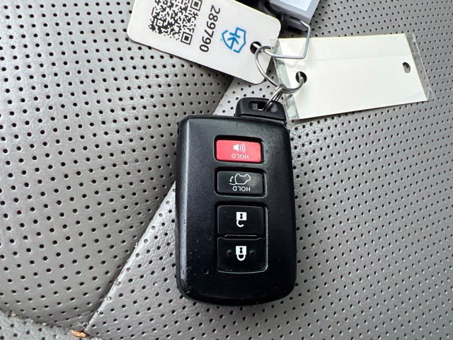 Used 2018 Toyota Highlander Limited Platinum AWD/4WD image 24